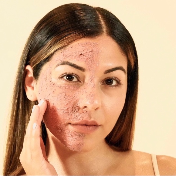 Nourish Organic botanical clay mask - Picture 2 of 5